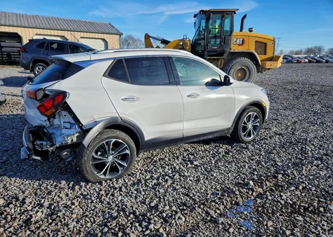 2021 Buick Encore Gx Essence z USA, uszkodzony, nr VIN KL4MMFSL2MB161986